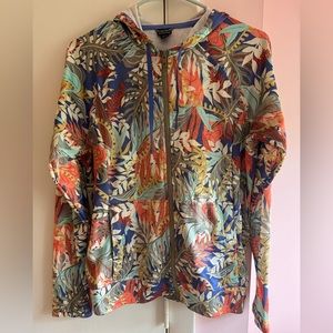 (SOLD) Patagonia Coastal Hideaway Suncover Hoodie Size M